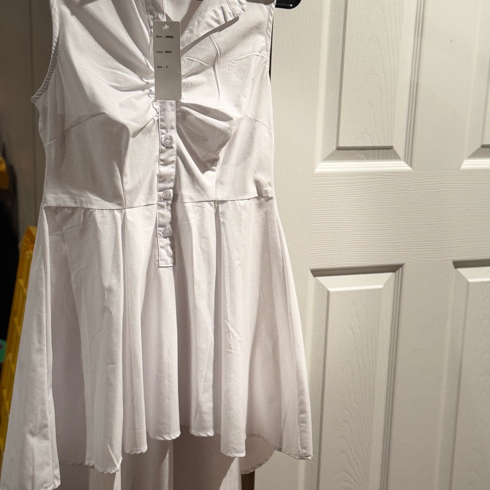 Elegant White Sleeveless Dress Top